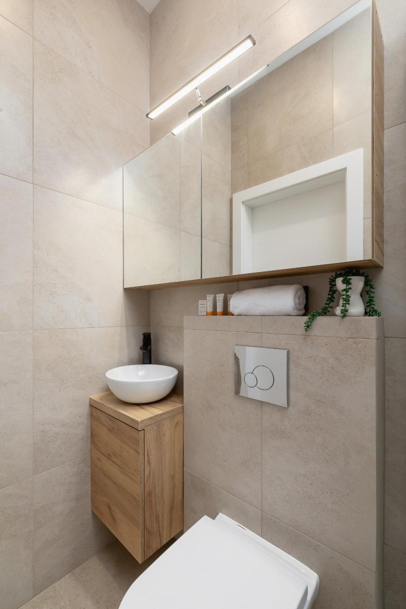 Slowackiego Comfy - Station By Renters Apartment *