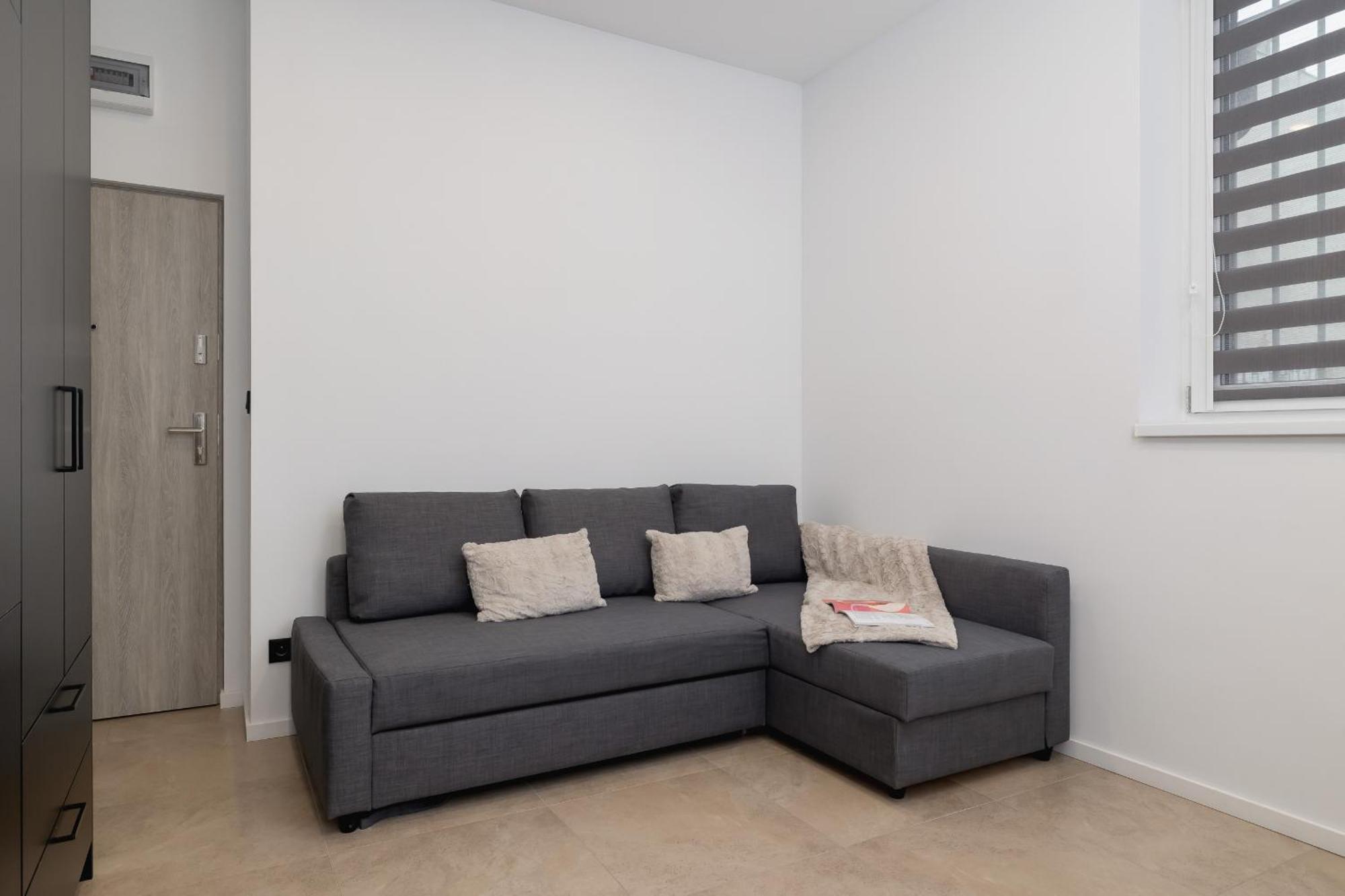 Slowackiego Comfy - Station By Renters Apartment